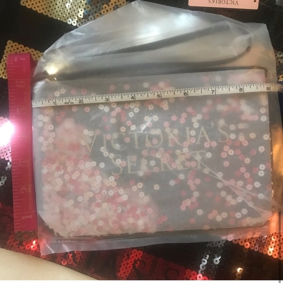 New Victoria’s Secret large Striped Sequin Weekender tote bag with Pouch Black - Picture 5 of 7